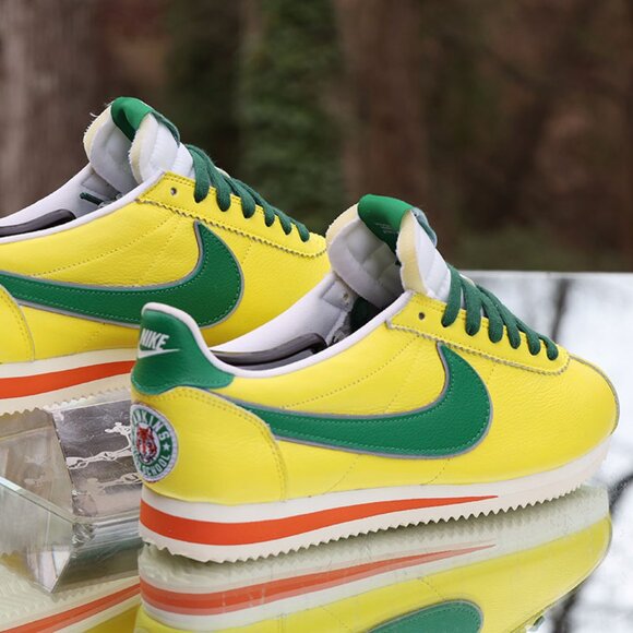 Nike Cortez Stranger Things Hawkins High School - Picture 14 of 16
